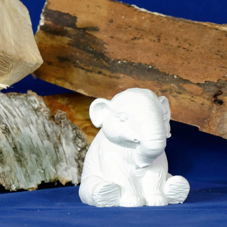 Elefant aus Gips sitzend - Geschenkideen aus Gips, Wohnideen aus Gips, Deko aus Gips
