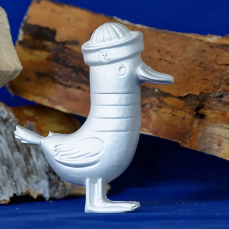 Handgegossene Gipsfigur - Stilisierte Möwe mit Pudelmütze - Geschenkideen aus Gips, Wohnideen aus Gips
