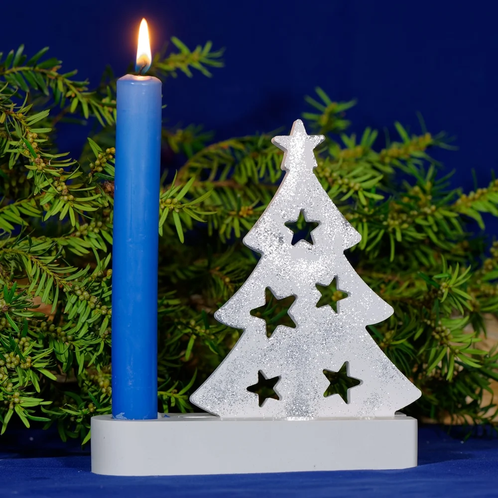 Handgemachte Deko aus Gips - Kerzenhalter aus Gips mit Weihnachtsbaum glitzernd
